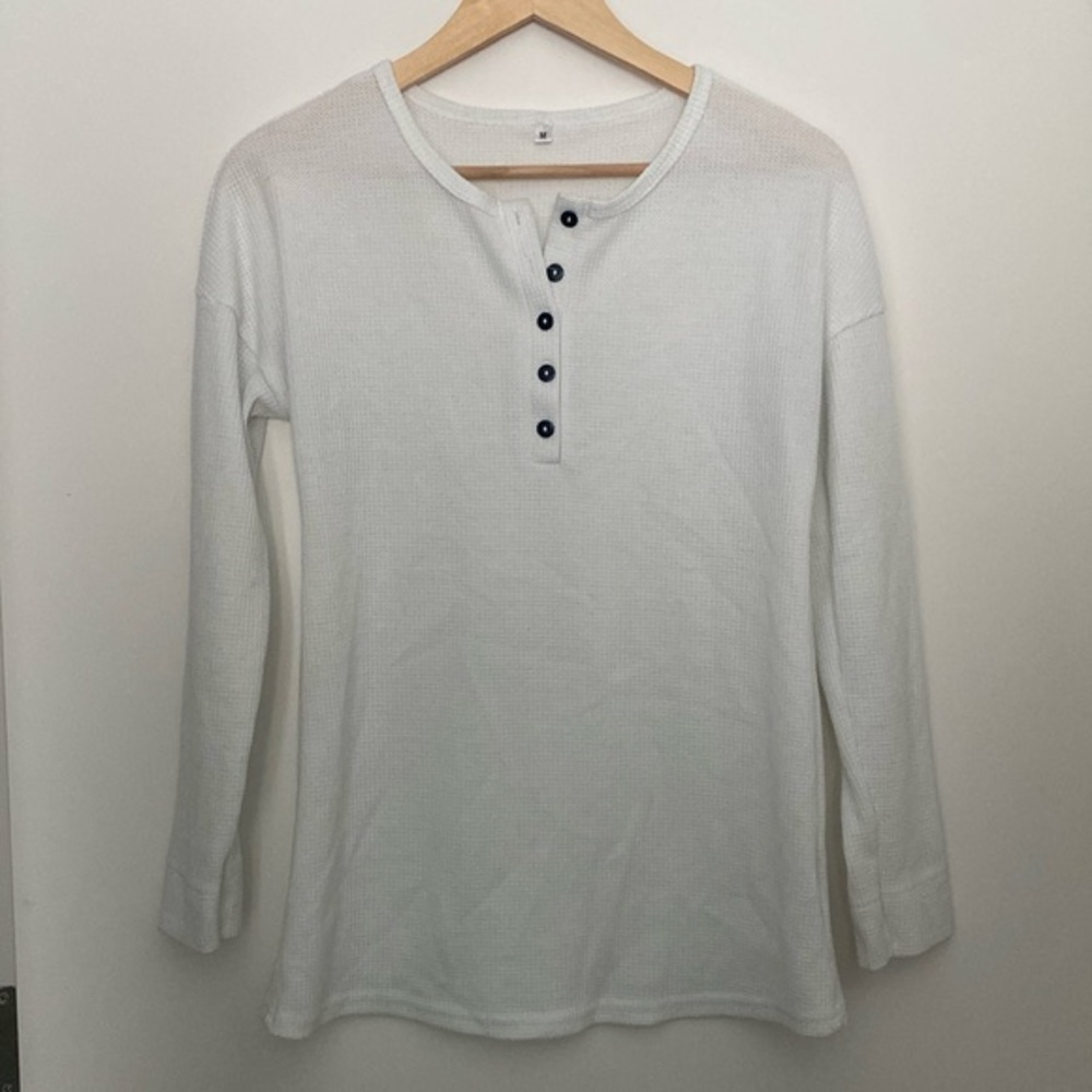 Ribbed Buttoned Henley - white